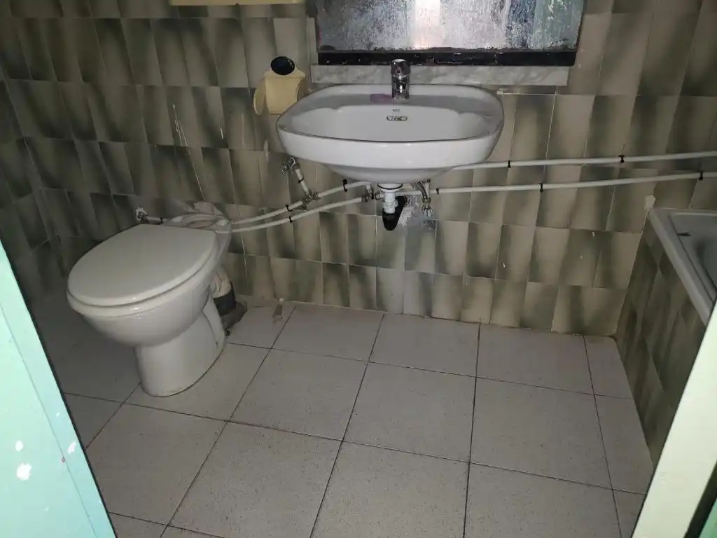Baño de Piso en venta en Salt con Balcón