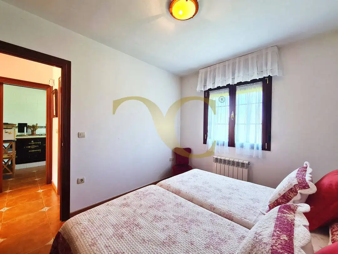 Dormitori de Casa o xalet en venda en Ribadesella amb Calefacció, Jardí privat i Terrassa