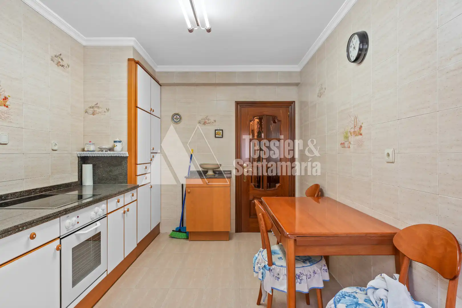 Cocina de Piso en venta en Gijón  con Calefacción, Amueblado y Horno