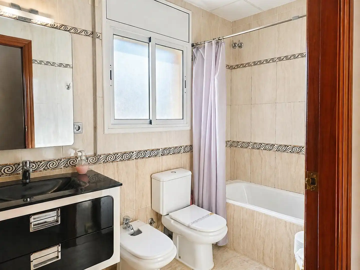 Bany de Casa o xalet en venda en Sant Pere de Ribes amb Calefacció, Terrassa i Traster