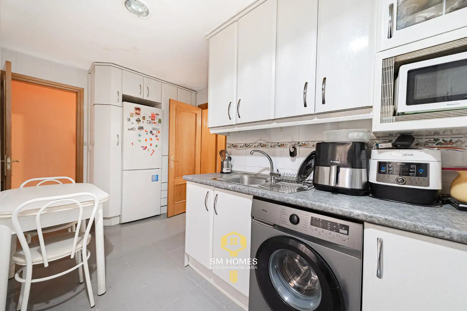 Kitchen of Flat for sale in Mejorada del Campo  with Air Conditioner, Heating and Storage room