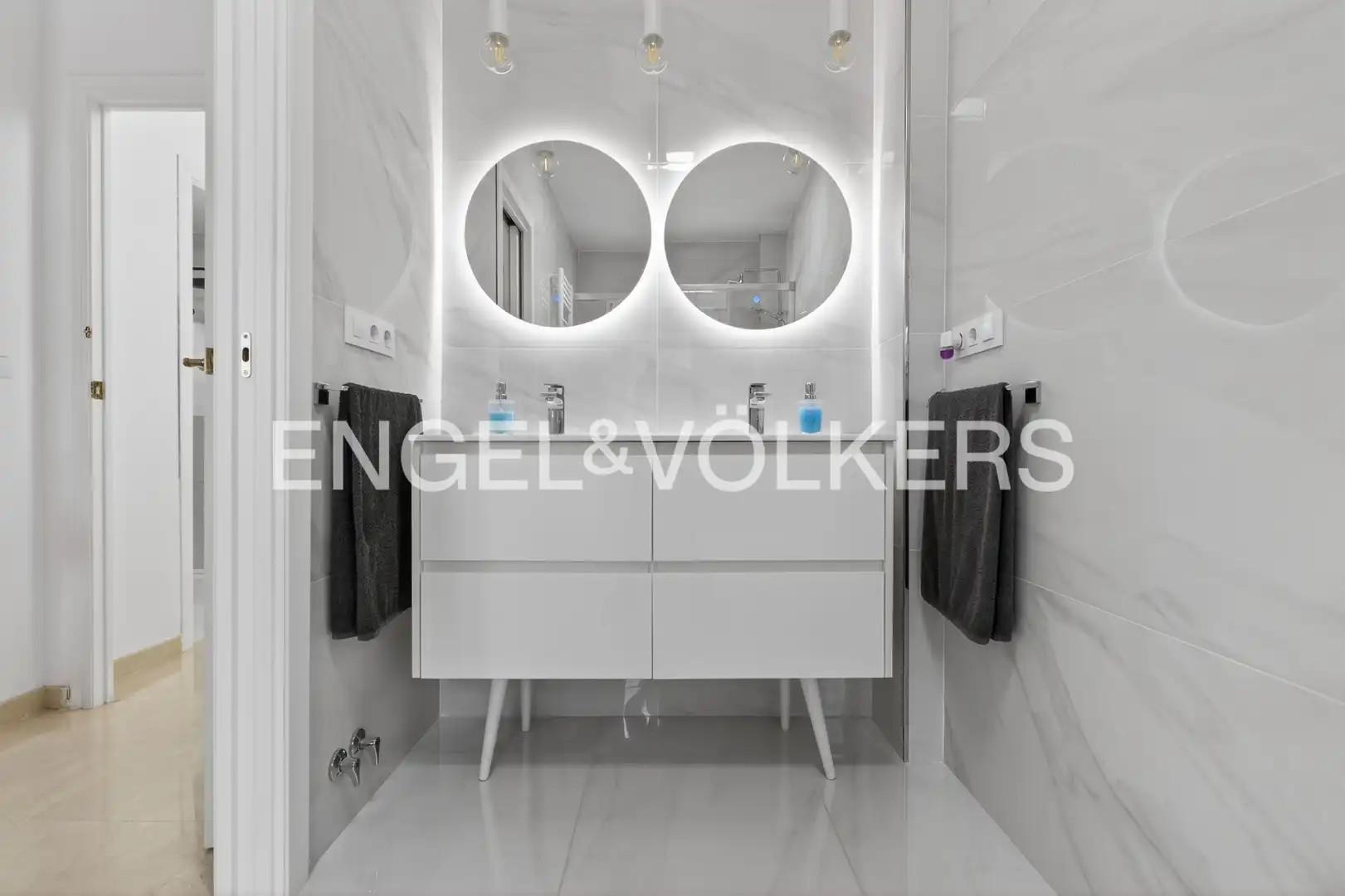 Casa con jardín en venta en Cerros de Montequinto, imagen 7