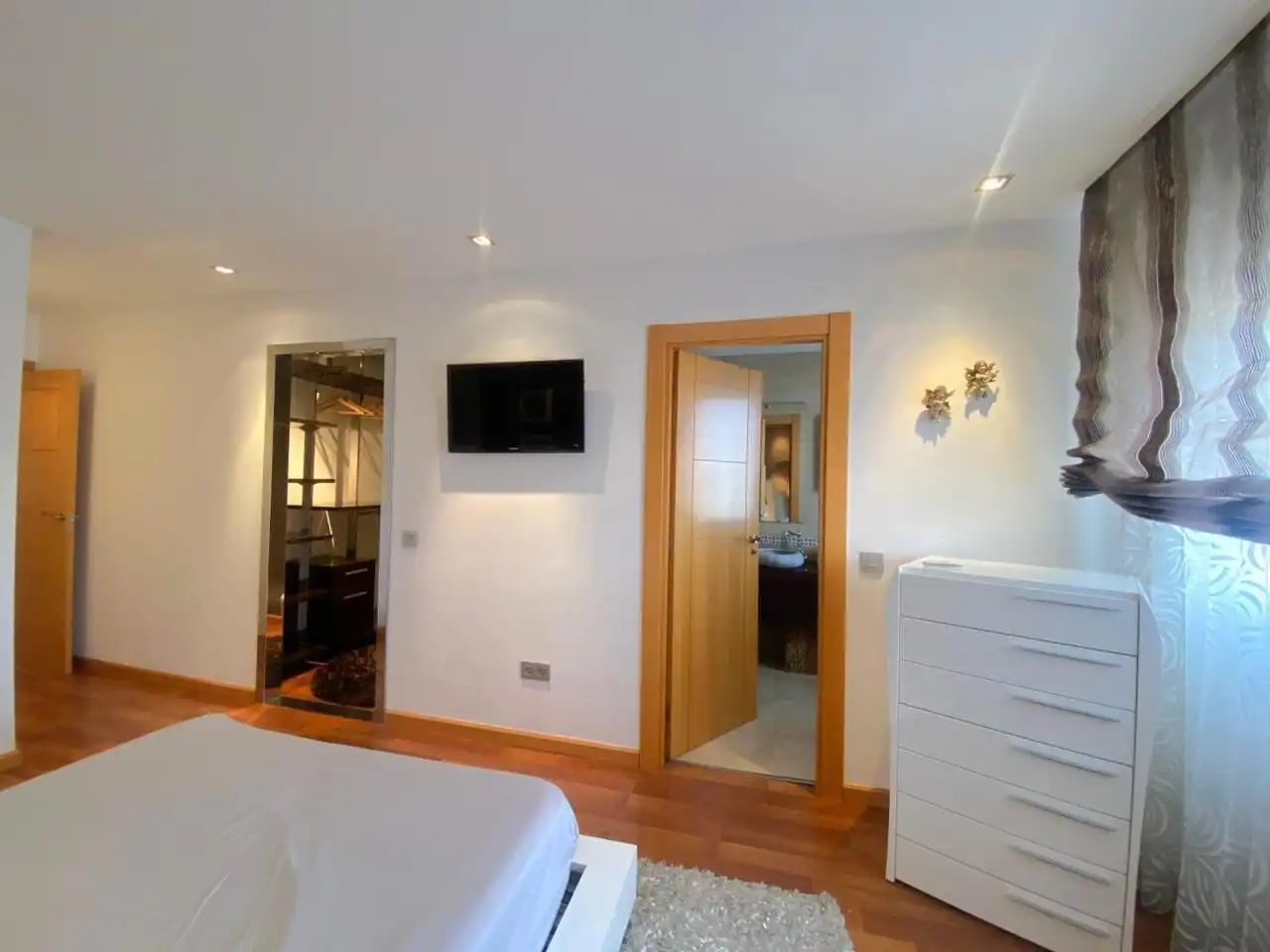 Habitación de Piso en venta en León Capital  con Calefacción, Terraza y Trastero