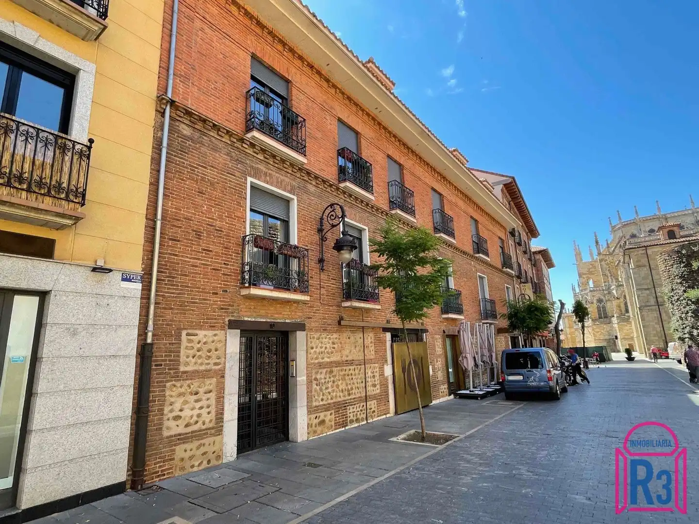 Exterior view of Apartments for sale in León Capital   with Heating and Storage room