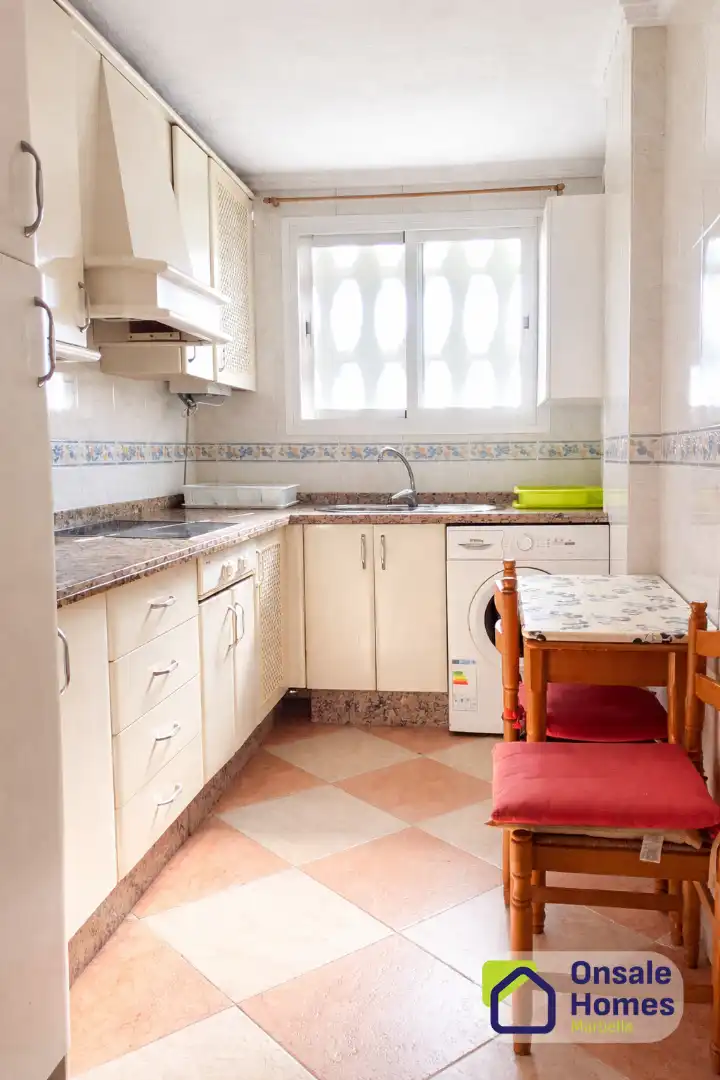 Kitchen of Flat for sale in Marbella  with Heating, Terrace and Washing machine