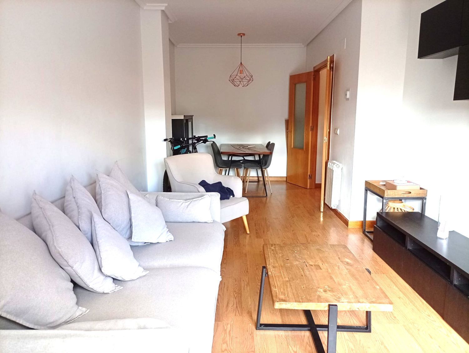 Living room of Flat for sale in Arroyo de la Encomienda  with Heating, Terrace and Storage room