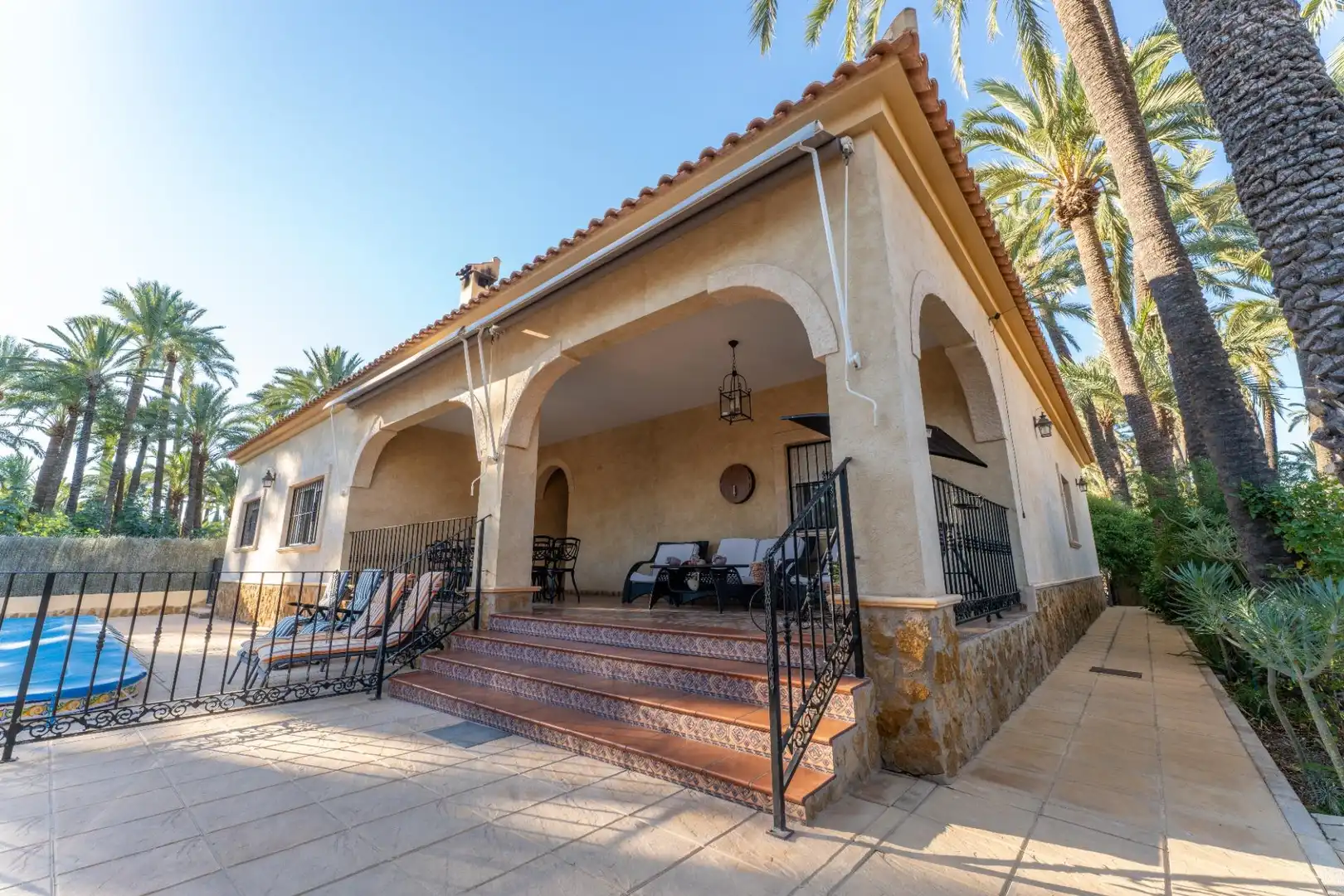 Vista exterior de Casa o chalet en venta en Elche / Elx con Aire acondicionado, Jardín privado y Terraza