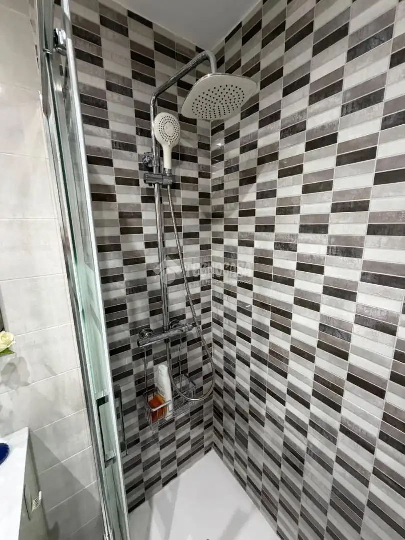 Bathroom of Flat for sale in Fuenlabrada  with Air Conditioner, Heating and Terrace