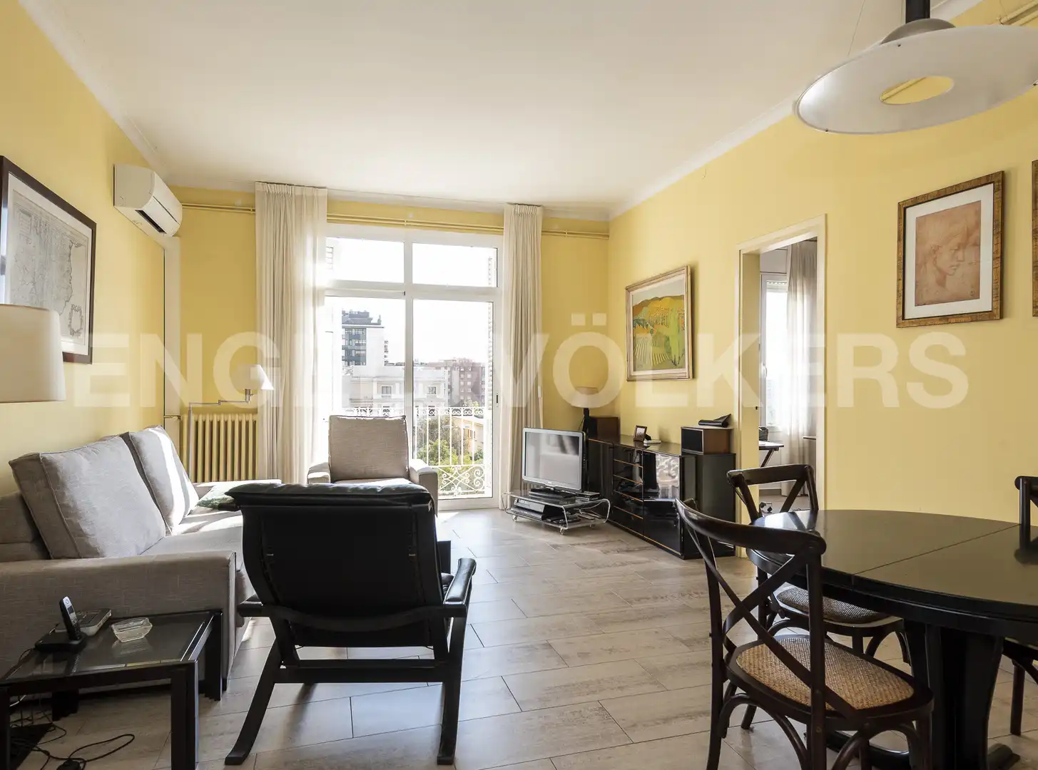 Living room of Flat for rent in Barcelona  with Air Conditioner, Heating and Parquet flooring