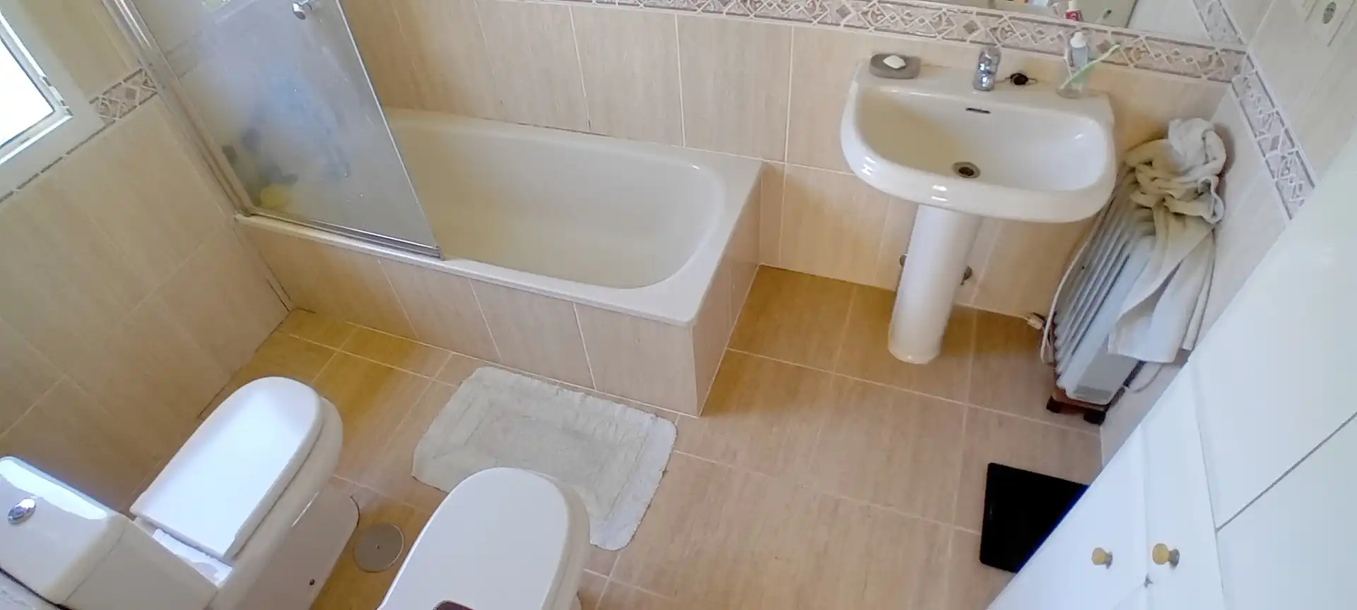 Bany de Casa o xalet en venda en Parres amb Calefacció, Jardí privat i Parquet