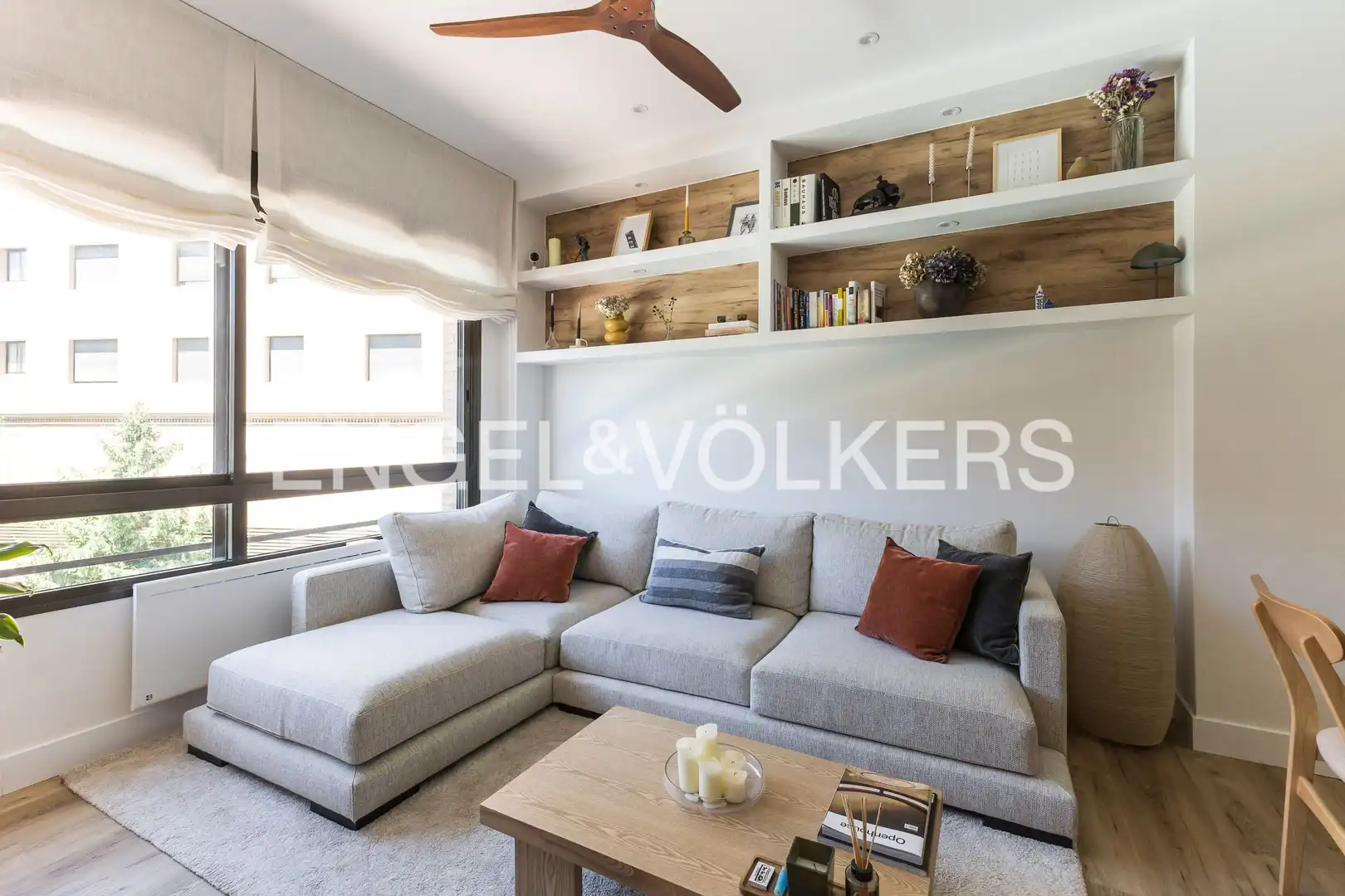 Living room of Flat for sale in Madrid  with Air Conditioner, Heating and Swimming Pool