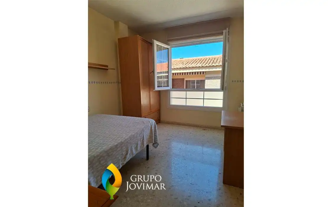Habitación de Piso en venta en Guadix con Calefacción, Terraza y Amueblado