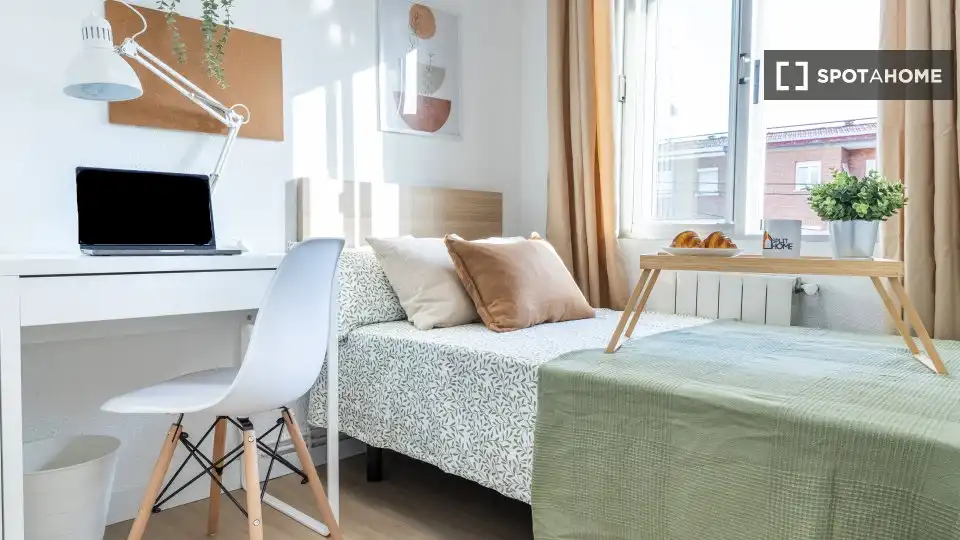 Bedroom of Flat for share in Getafe  with Air Conditioner, Heating and Furnished