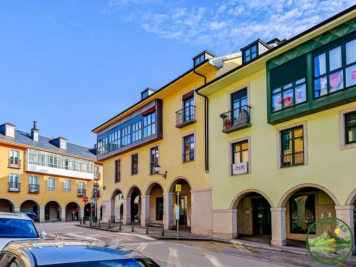 Vista exterior de Pis en venda en Ponferrada amb Aire condicionat, Calefacció i Parquet