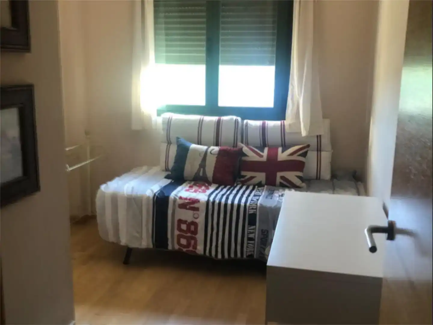 Dormitori de Casa adosada de lloguer en Bétera amb Aire condicionat, Piscina i Balcó