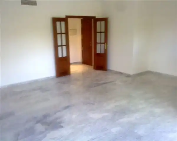 Wohnung zur Miete in Córdoba mit Klimaanlage, Terrasse und Gemeinschaftspool