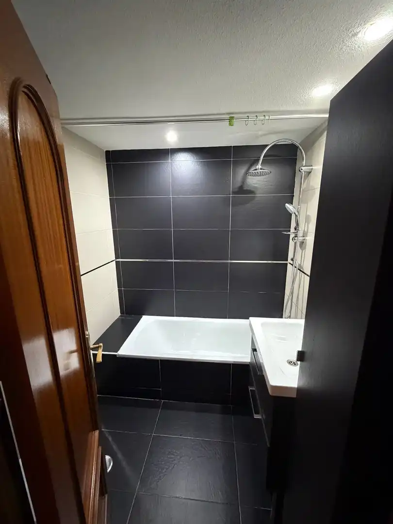 Bathroom of Flat for sale in Fuenlabrada  with Heating and Community pool