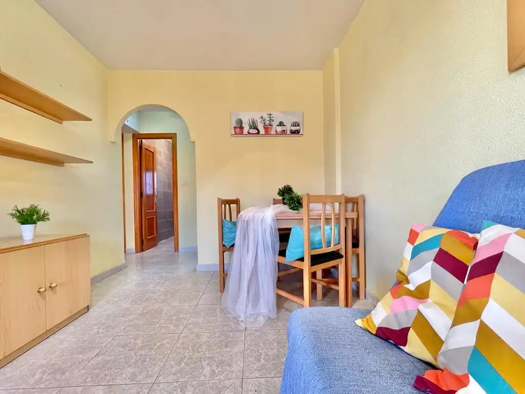 Menjador de Casa o xalet en venda en San Pedro del Pinatar amb Aire condicionat, Jardí privat i Terrassa