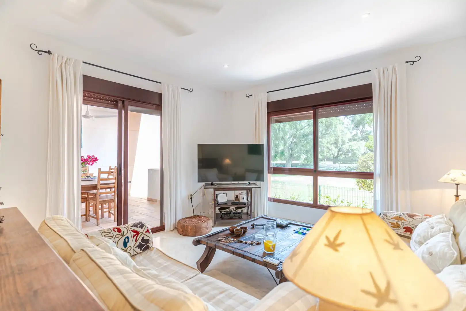 Sala d'estar de Casa o xalet en venda en Motril amb Aire condicionat, Calefacció i Jardí privat