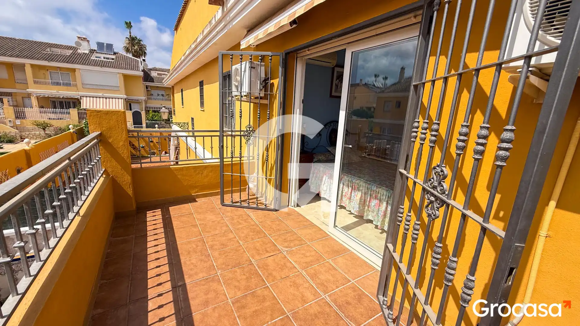 Terrassa de Casa adosada en venda en Vélez-Málaga amb Aire condicionat, Calefacció i Jardí privat