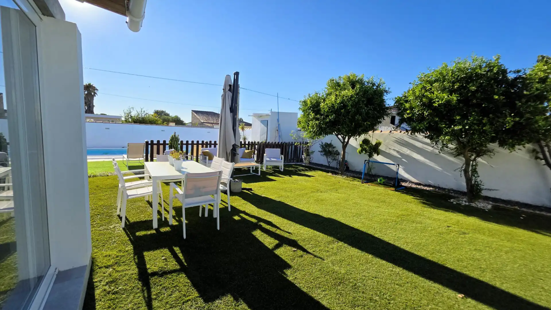 Terrassa de Casa o xalet en venda en Chiclana de la Frontera amb Aire condicionat, Jardí privat i Terrassa