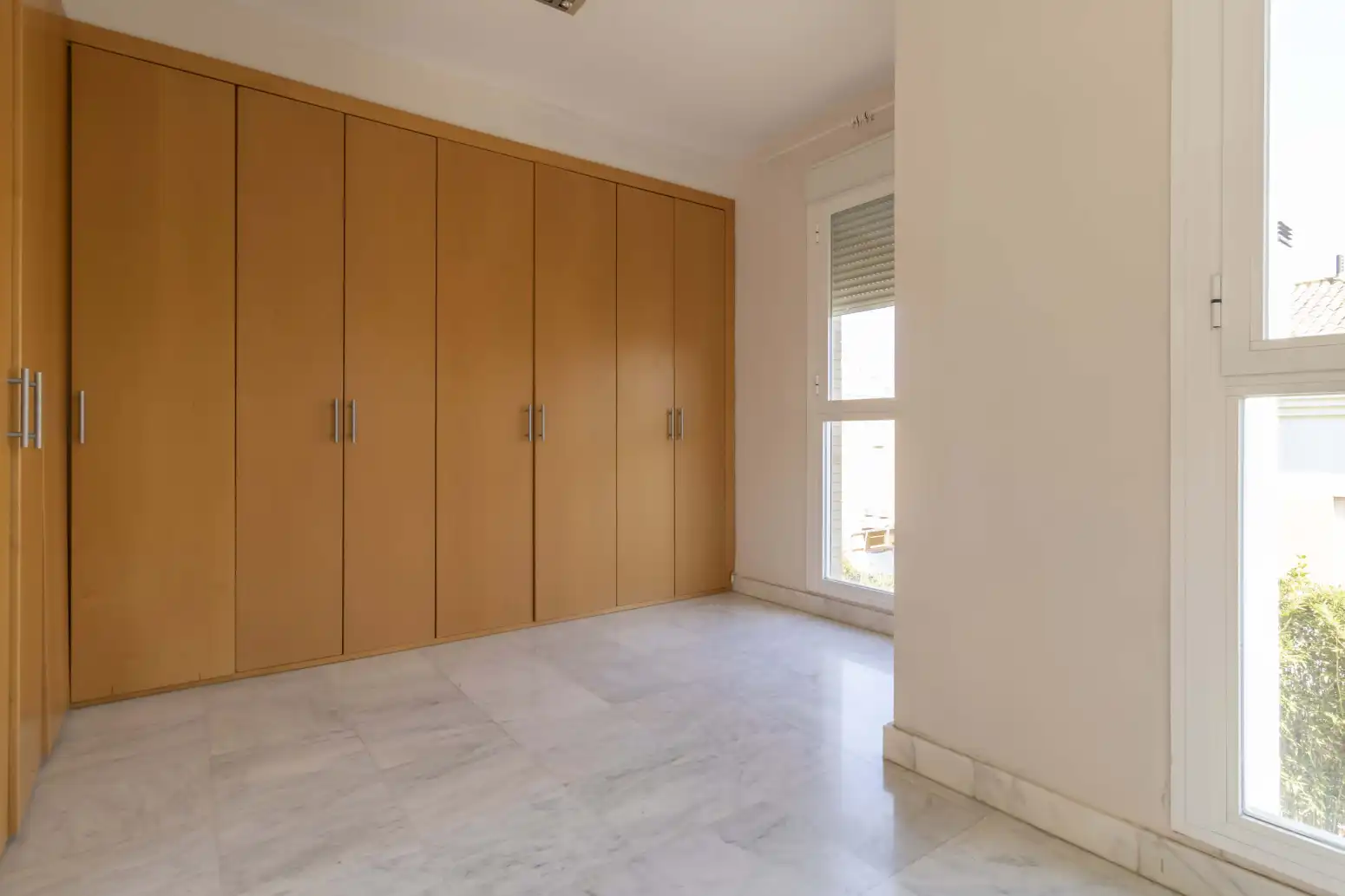 Habitación de Casa adosada en venta en Espartinas con Aire acondicionado, Terraza y Piscina