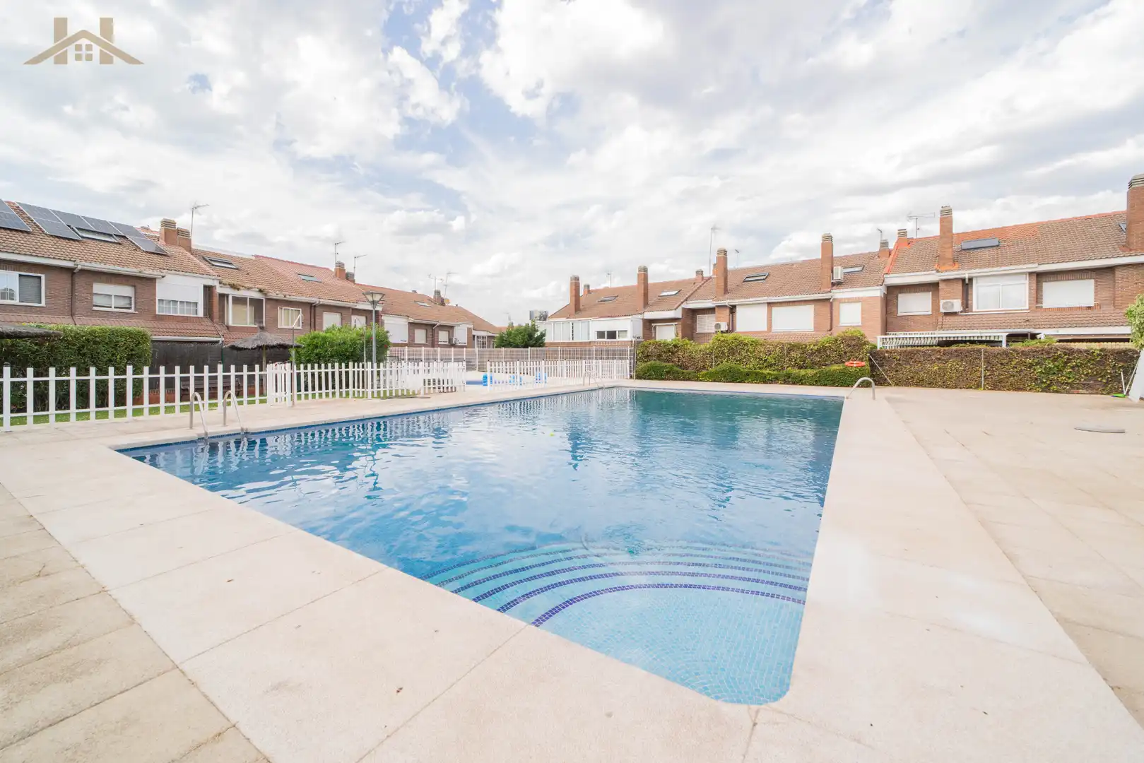 Piscina de Casa adosada en venta en Las Rozas de Madrid