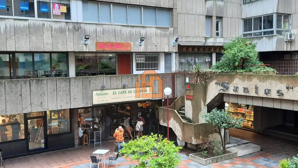 Oficina de alquiler en León Capital  con Aire acondicionado