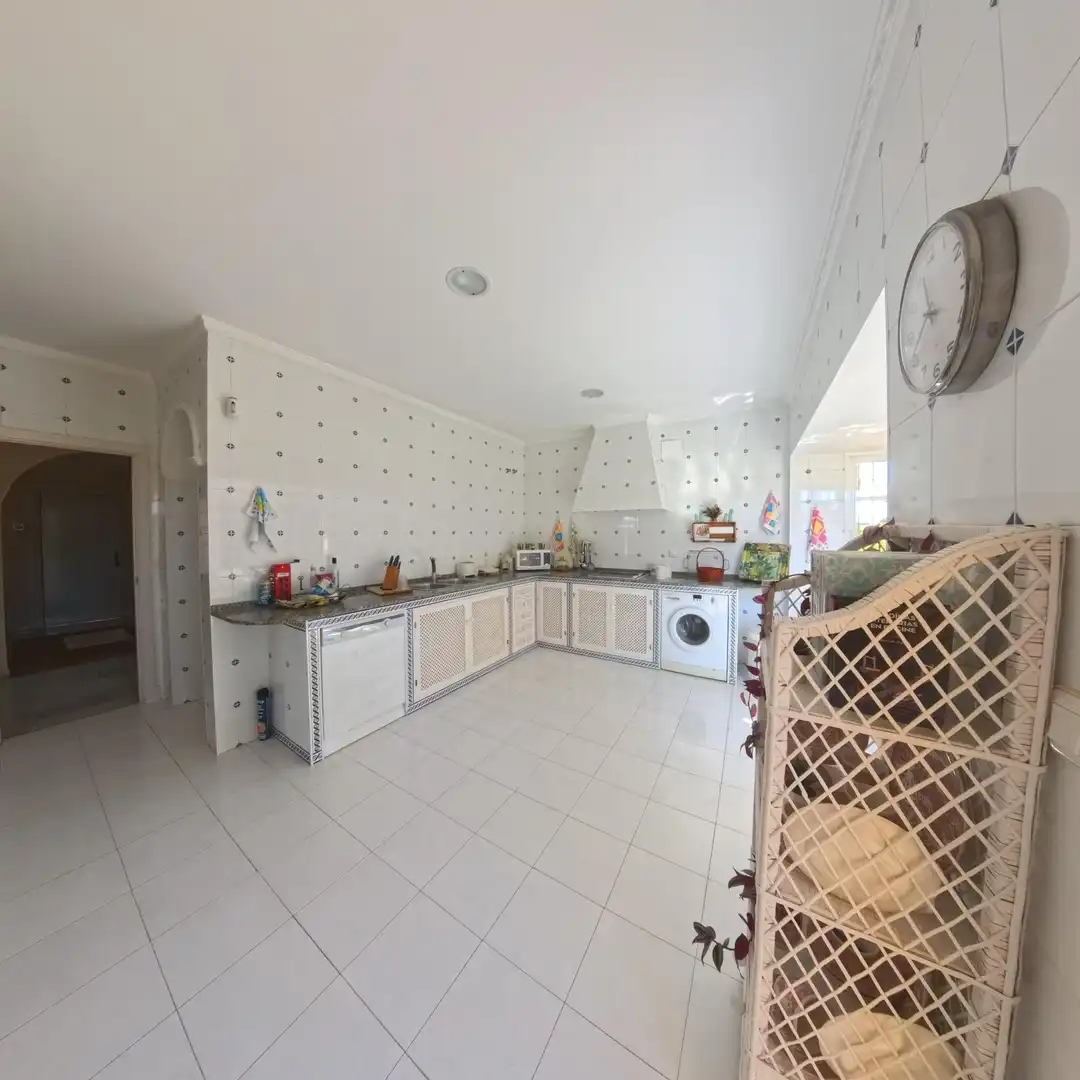 Cuina de Casa o xalet en venda en Chiclana de la Frontera amb Aire condicionat, Jardí privat i Traster