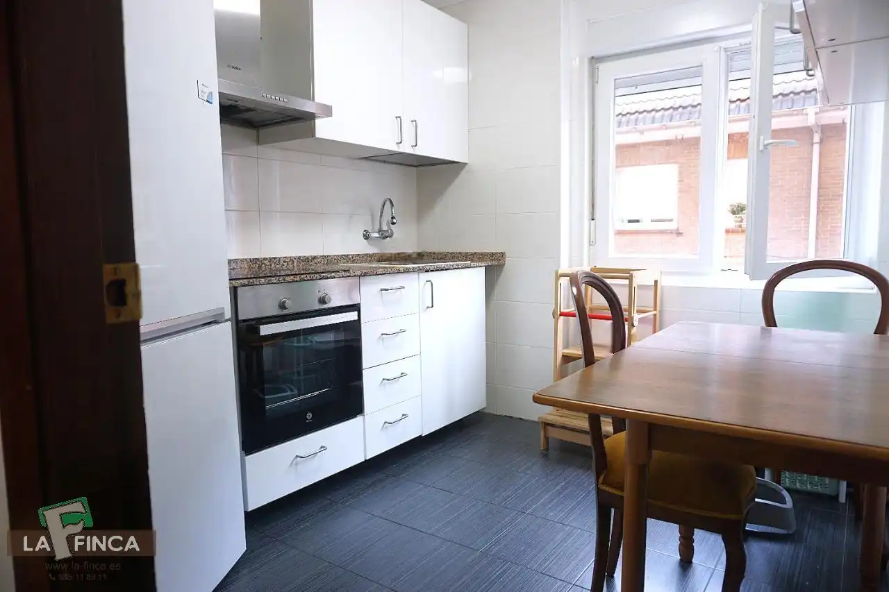 Flat for rent in Oviedo , Asturias