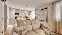 Living room of Flat for sale in  Madrid Capital  with Air Conditioner, Heating and Furnished