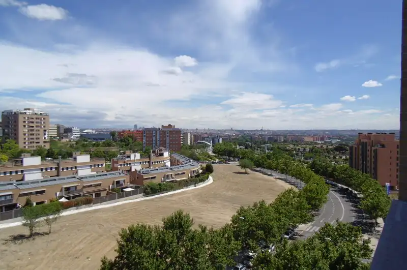 Vista exterior de Àtic en venda en Madrid amb Aire condicionat, Calefacció i Terrassa