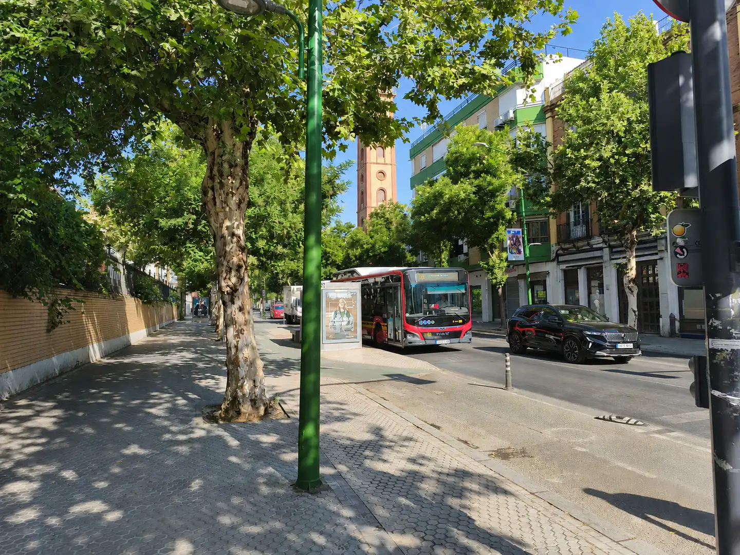 Vista exterior de Local de lloguer en Sevilla