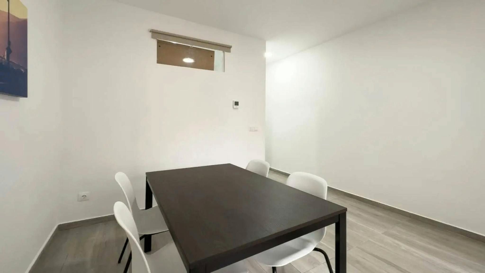 Flat to share in  Barcelona Capital  with Furnished and Washing machine