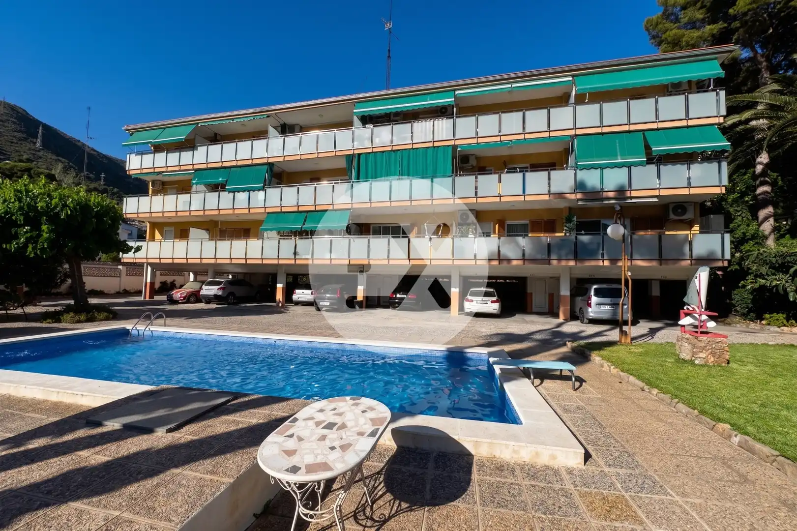 Exterior view of Flat for sale in Castelldefels  with Air Conditioner, Terrace and Community pool