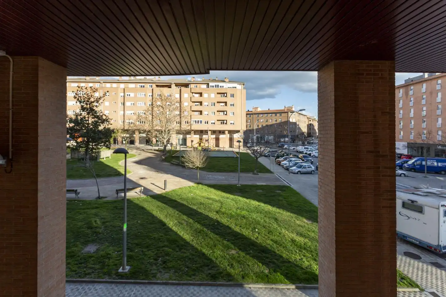 Vista exterior de Oficina de alquiler en Burlada / Burlata