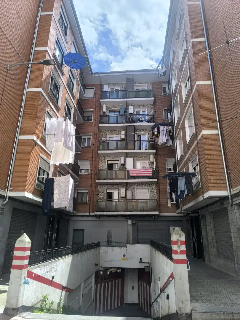 Vista exterior de Piso en venta en Santurtzi  con Calefacción, Parquet y Amueblado