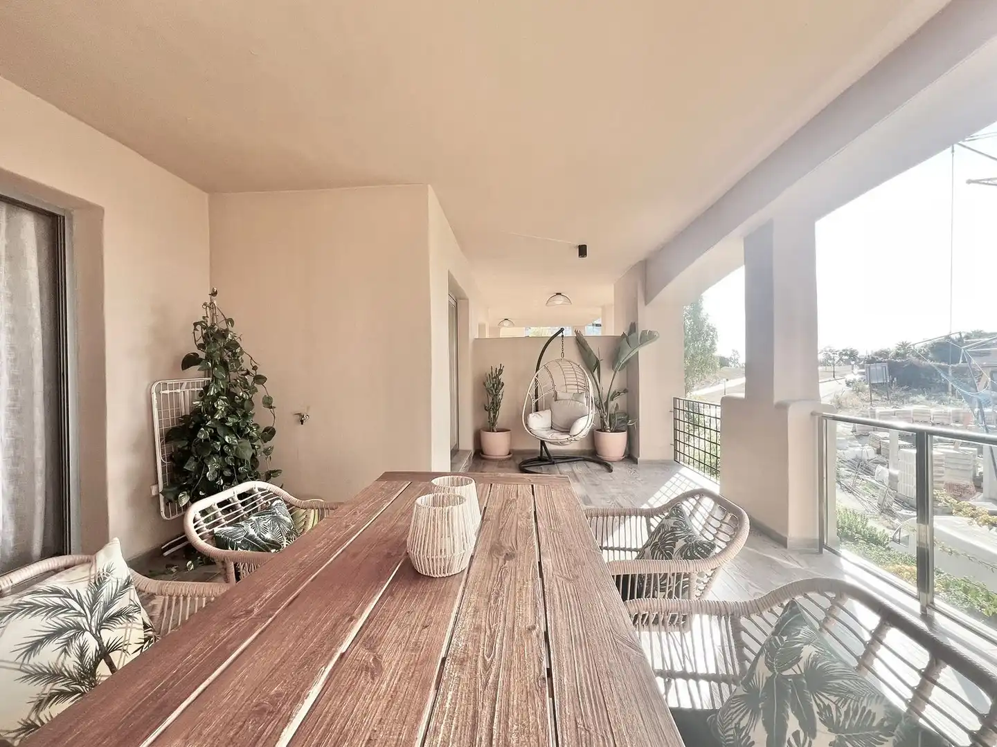 Terrassa de Apartament en venda en Estepona amb Moblat i Piscina comunitària