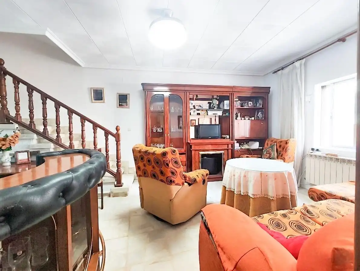 Sala d'estar de Casa o xalet en venda en Puertollano amb Aire condicionat, Calefacció i Moblat