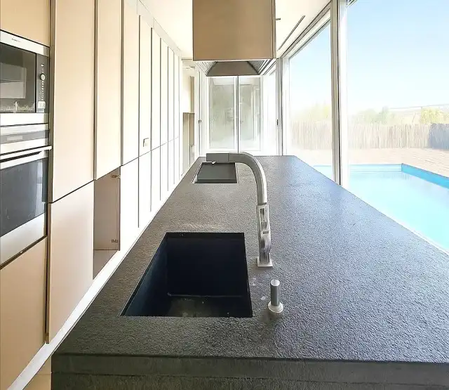 Cocina de Casa o chalet en venta en Barcelona con Jardín privado, Terraza y Balcón