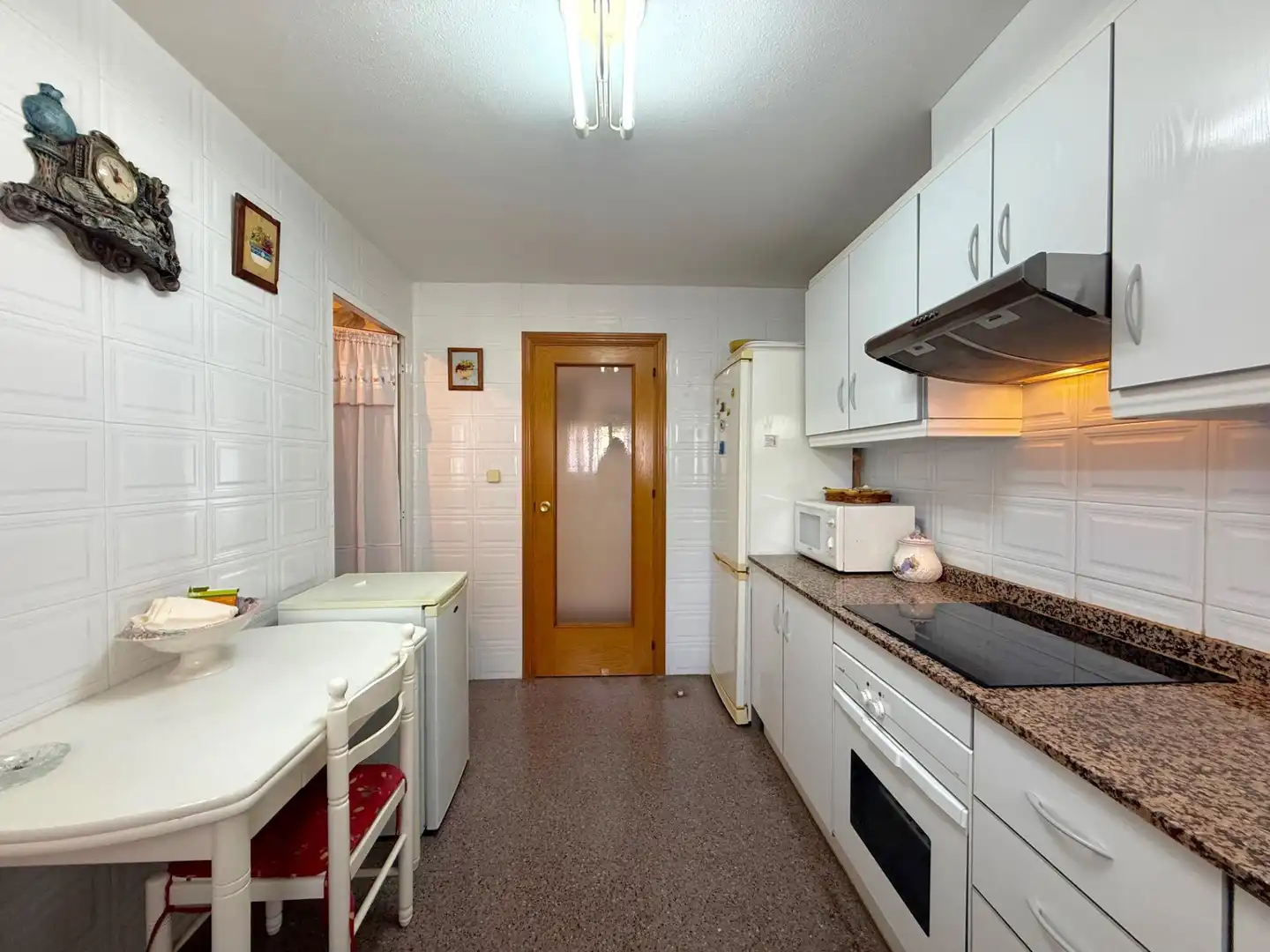 Cocina de Apartamento en venta en Benidorm con Aire acondicionado, Jardín privado y Amueblado