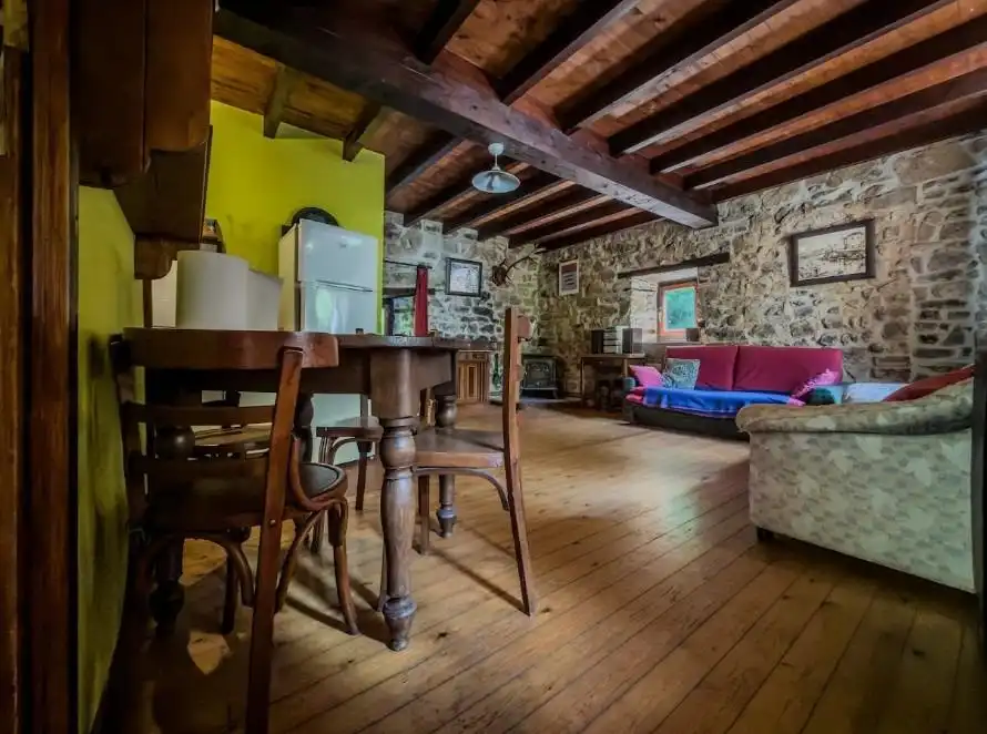 Sala de estar de Casa o chalet en venta en Pesaguero con Calefacción, Terraza y Amueblado