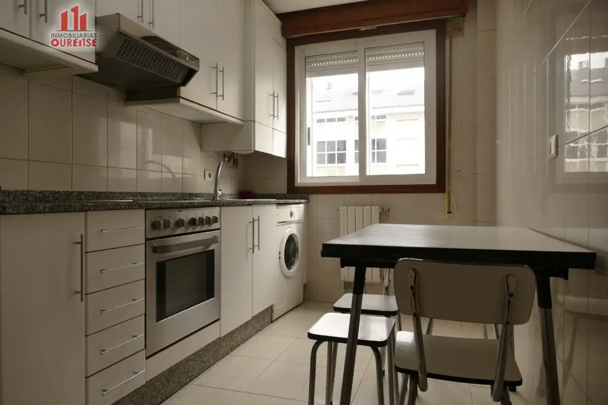 Cocina de Piso de alquiler en Ourense Capital  con Calefacción, Amueblado y Balcón