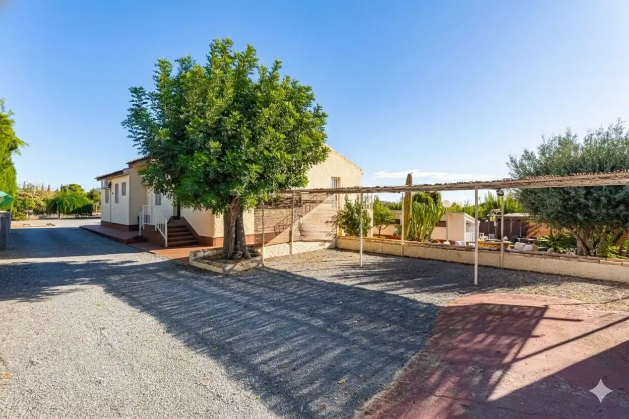 Vista exterior de Casa o chalet en venta en Polop con Aire acondicionado, Calefacción y Jardín privado