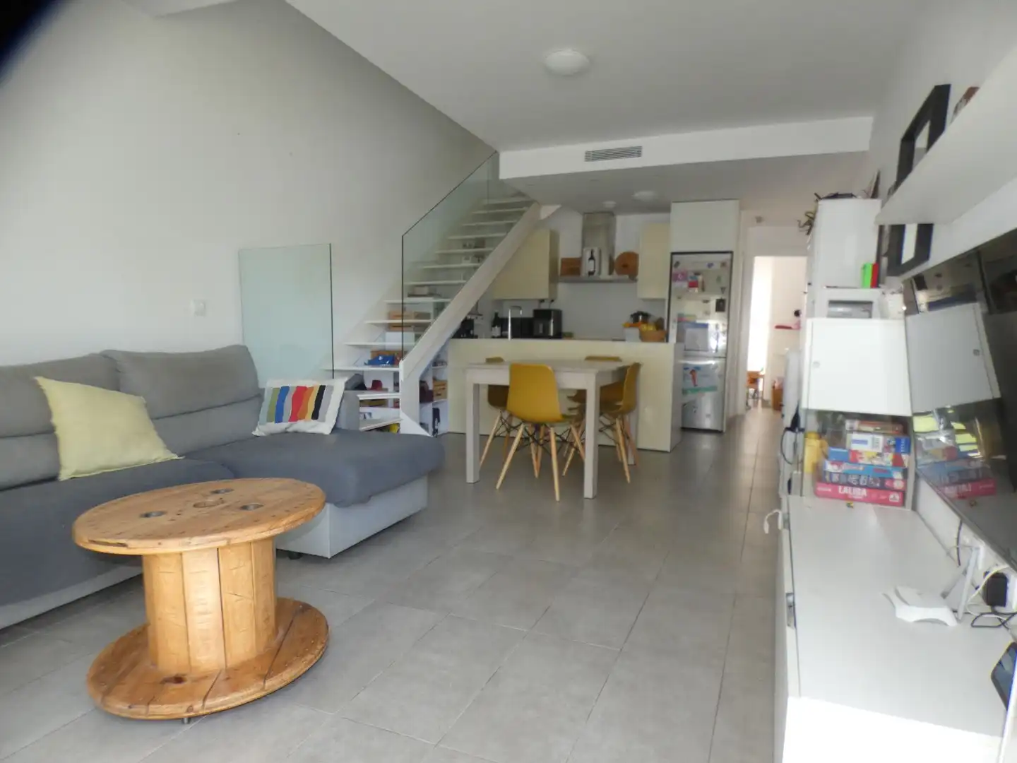 Wohnzimmer von Einfamilien-Reihenhaus zum Verkauf in San Pedro del Pinatar mit Klimaanlage, Privatgarten und Terrasse