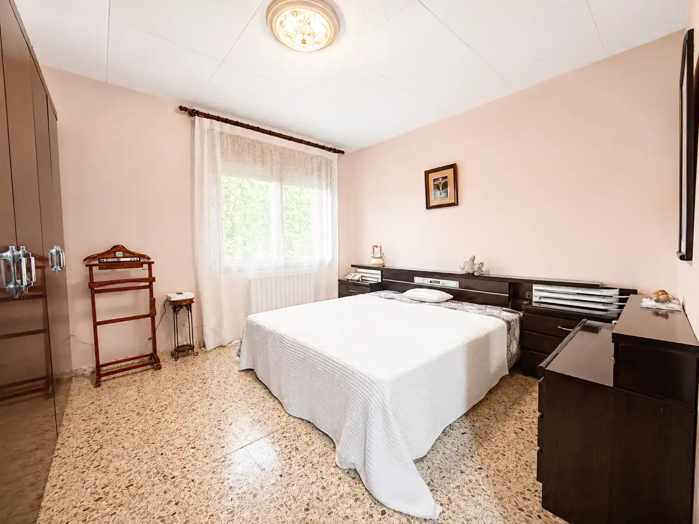 Habitación de Casa adosada en venta en Manlleu con Calefacción, Jardín privado y Terraza