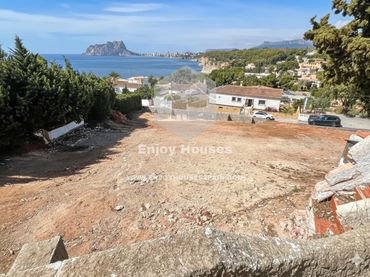 Terreno residencial en venta en Cala Advocat - Baladrar