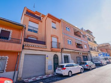 Casa amb balcó en venda a Calle ALMERIA