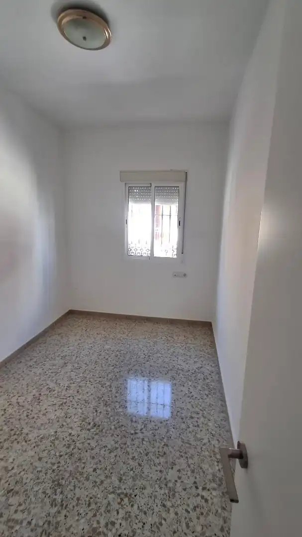Habitación de Piso en venta en Dos Hermanas con Balcón
