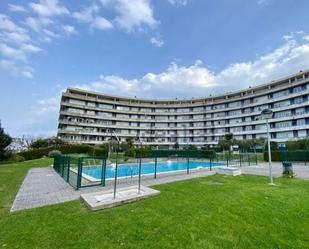 Piscina de Planta baixa en venda en Castro-Urdiales amb Terrassa